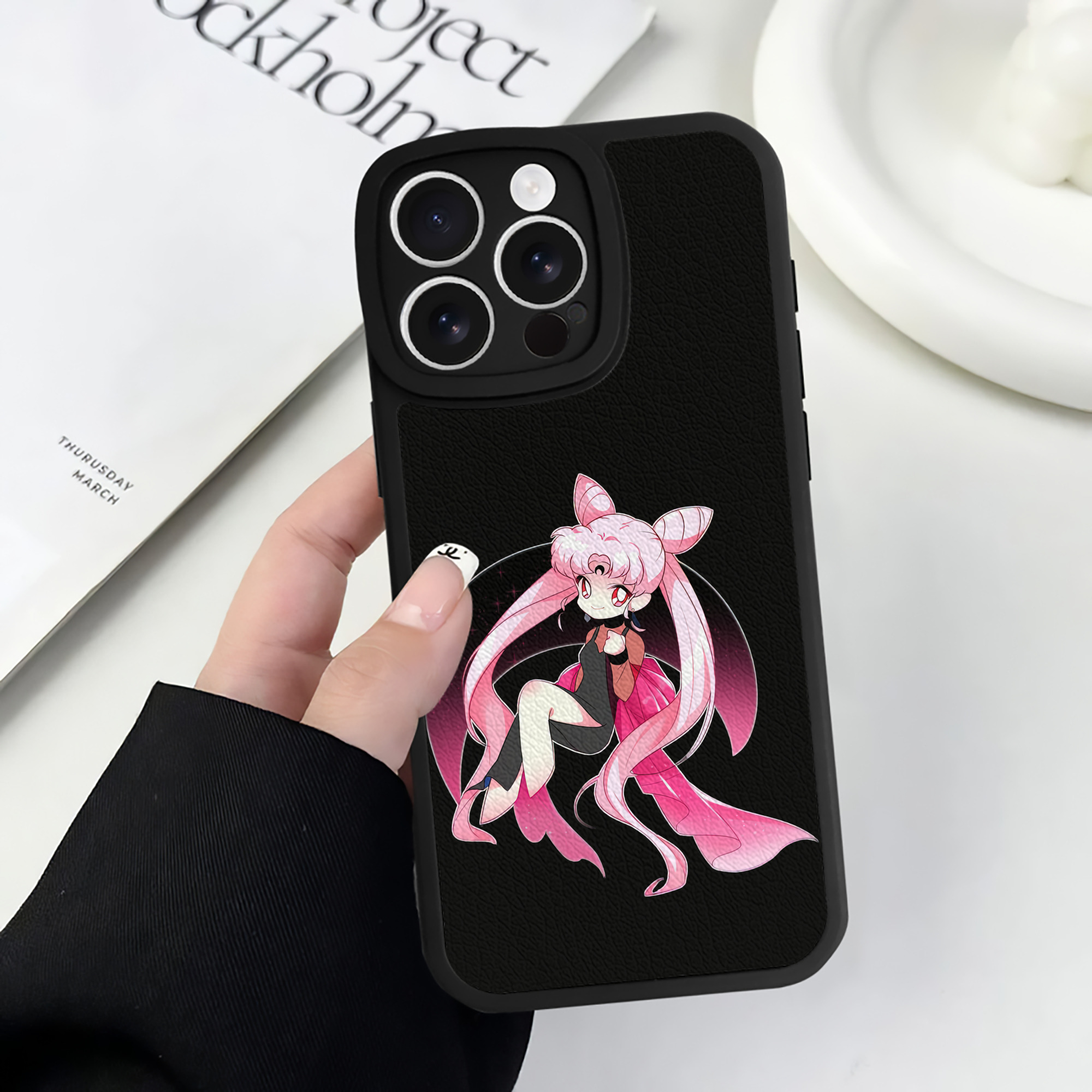 （画像用） 美少女戦士セーラームーン ちびうさ Sailor Moon Chibiusa Tsukino Usagi Small Lady Serenity 【iPhone 16シリーズ対応】シリコンスマホケース（レザー調） 材質：シリコン